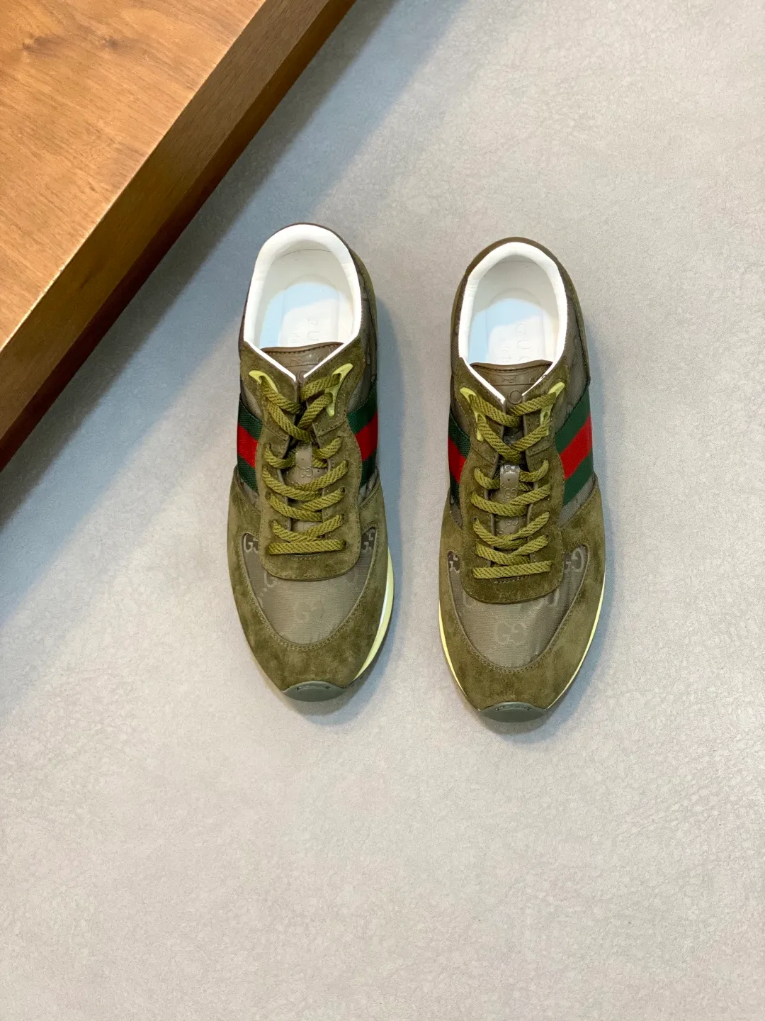 Men's shoes 💰660 [Gucci] Gucci - high-end quality original order 👩🏻‍❤️‍👨🏻 couple wear 🔍🔍🔍 casual sports shoes - upper: 🔝 suede calfskin, shoe body brand totem cloth. brand webbing, tongue. heel. air pressure brand logo - lining: water-dyed sheepskin -Outsole: ultra-light TPU foam·TR rubber; two-color molded outsole -Ultra-high quality control·fine workmanship: highlighted (high-end·exquisite·class) -Size: same style for men and women 36-44 (female 35, 40, male 45, 46 can be customized)·